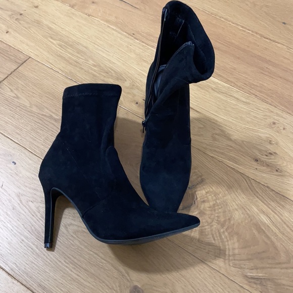 Heeled boots - Picture 3 of 3